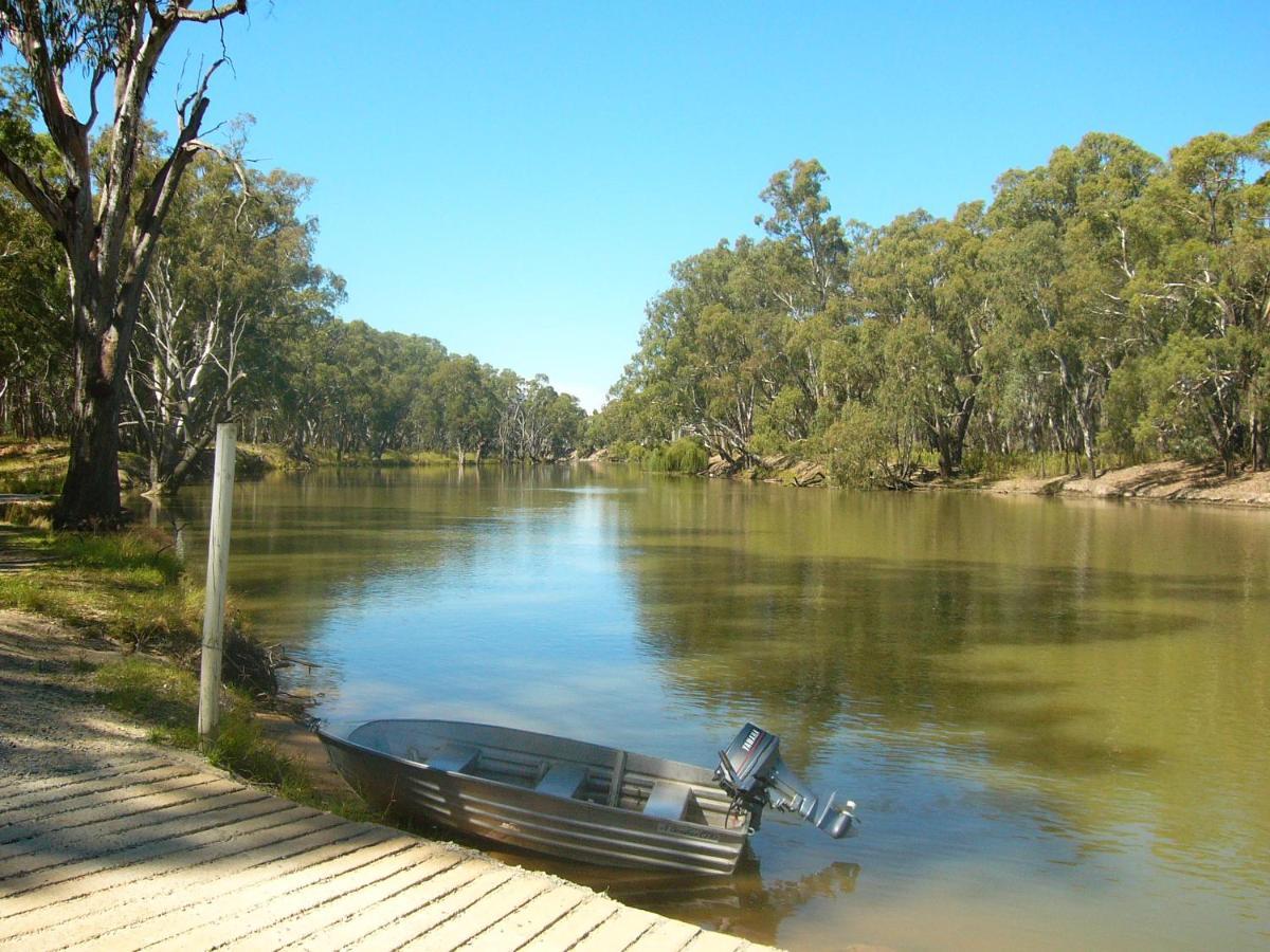 Deniliquin Riverside Caravan Park Zewnętrze zdjęcie