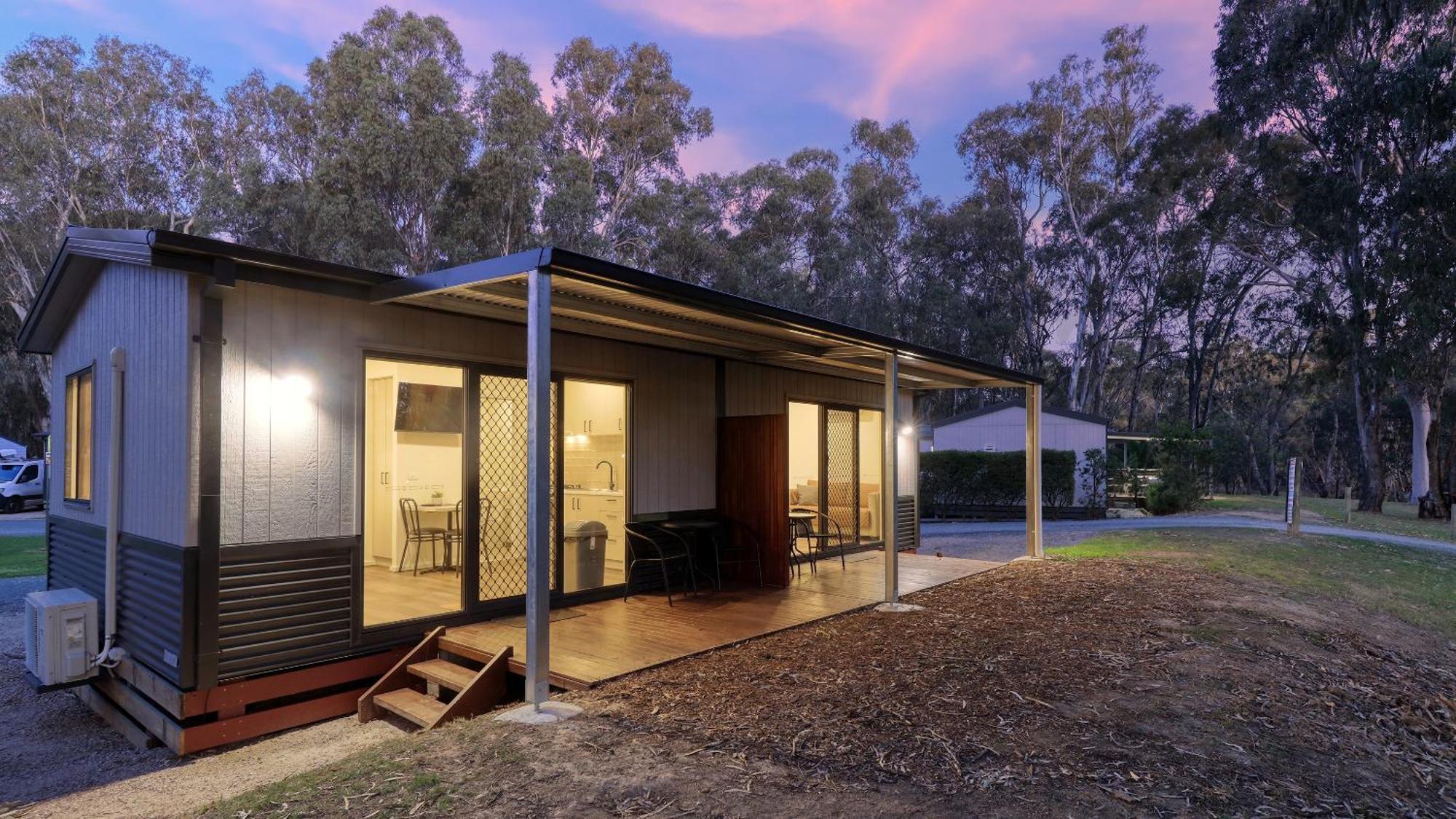 Deniliquin Riverside Caravan Park Zewnętrze zdjęcie