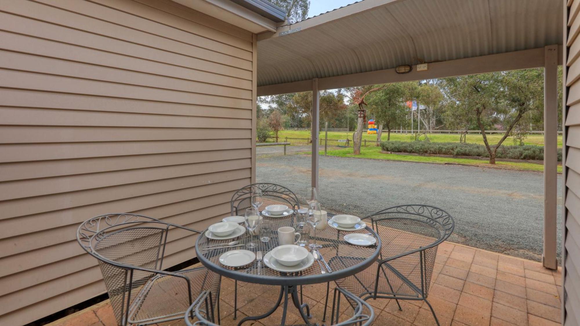 Deniliquin Riverside Caravan Park Zewnętrze zdjęcie