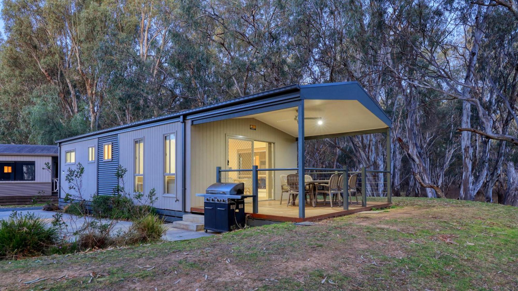 Deniliquin Riverside Caravan Park Zewnętrze zdjęcie