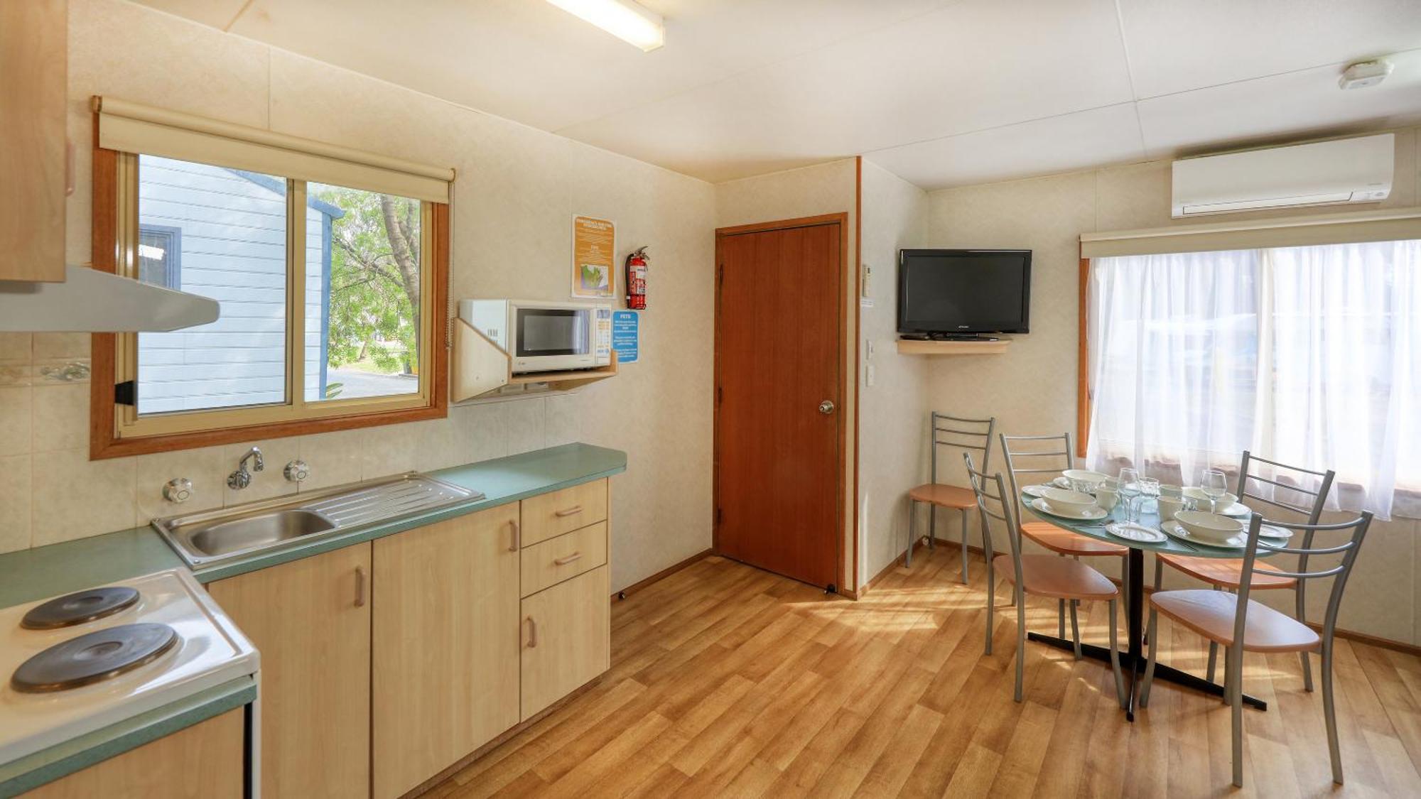 Deniliquin Riverside Caravan Park Zewnętrze zdjęcie
