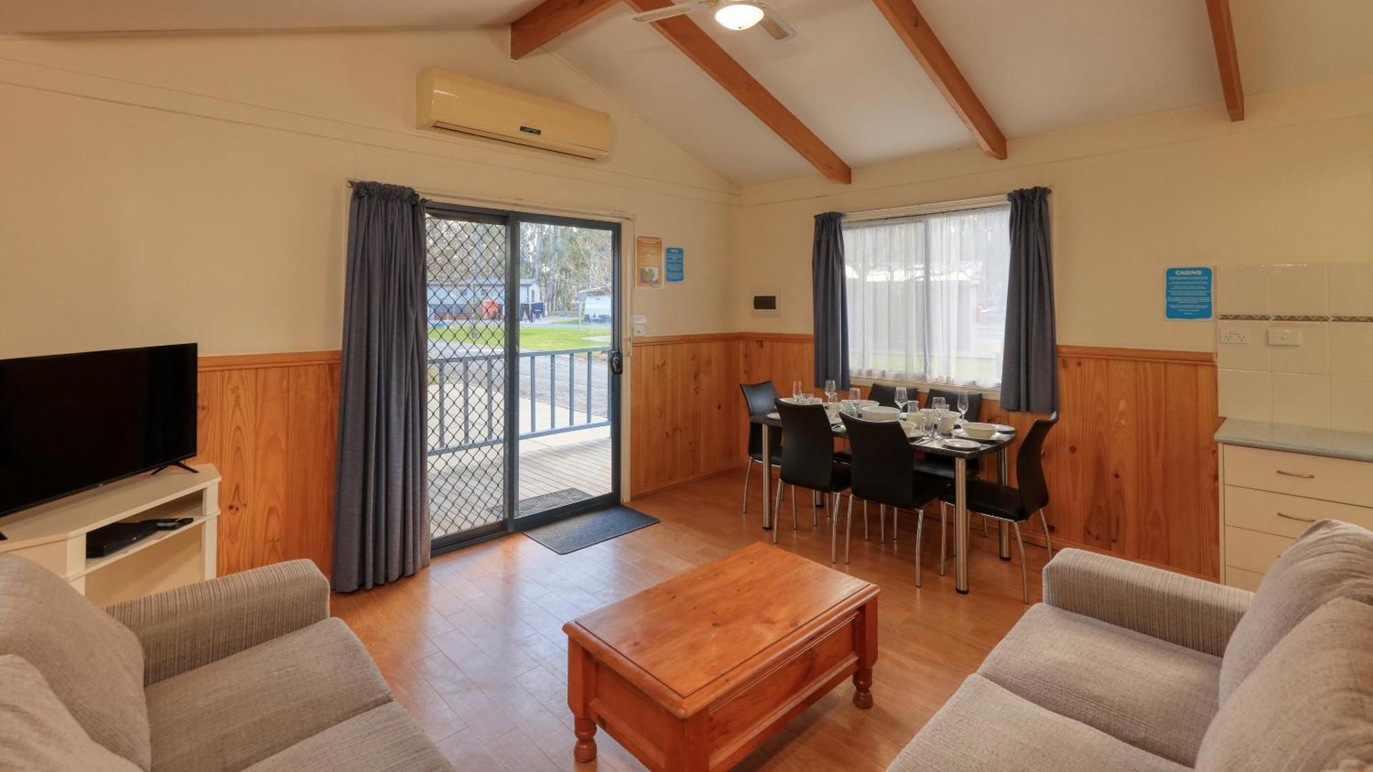 Deniliquin Riverside Caravan Park Zewnętrze zdjęcie