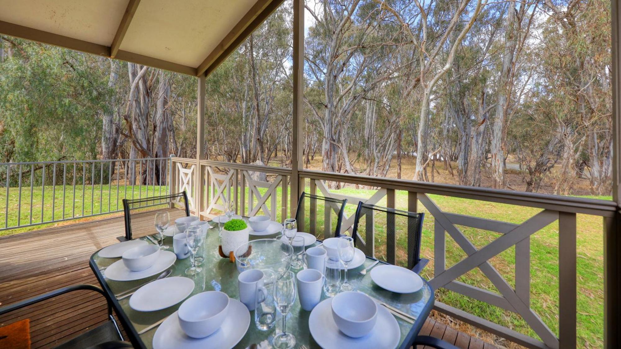 Deniliquin Riverside Caravan Park Zewnętrze zdjęcie
