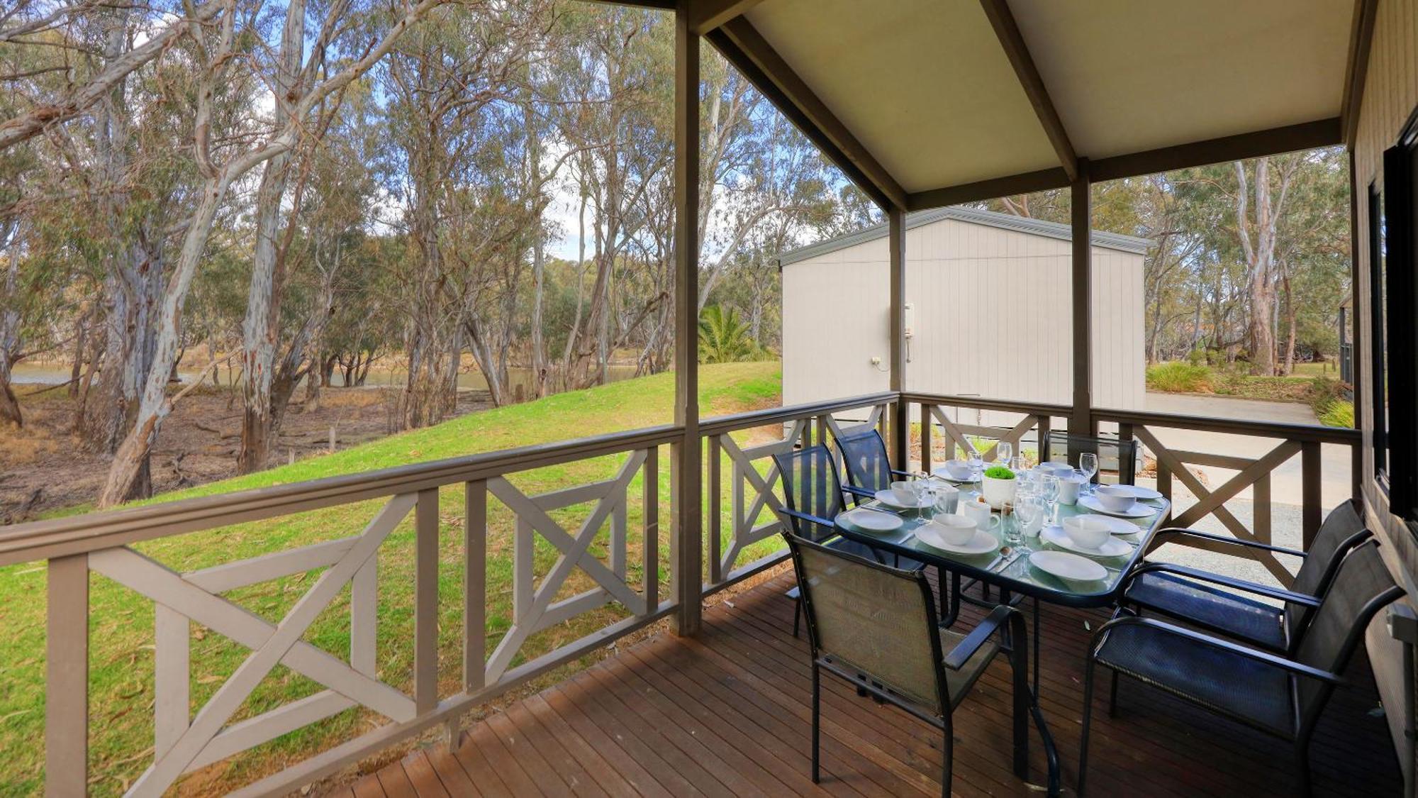 Deniliquin Riverside Caravan Park Zewnętrze zdjęcie