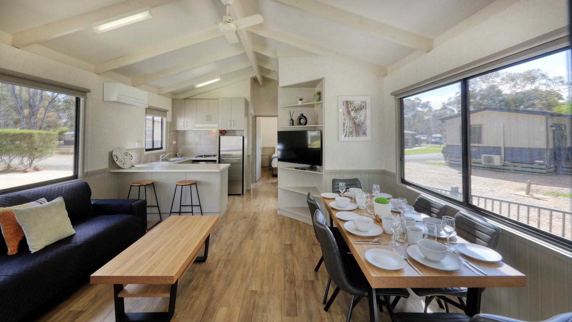 Deniliquin Riverside Caravan Park Zewnętrze zdjęcie